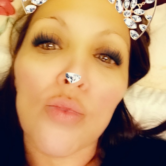 Meet your Posher, Lisa - Picture 1 of 1